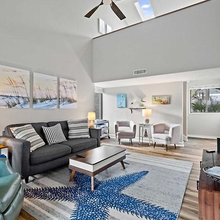 Coastal Oasis With Pool - Walk To Coligny Beach Park Hilton Head Island Exterior foto